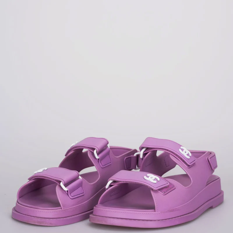 Chanel lila CC Gummi Dad Sandalen 36