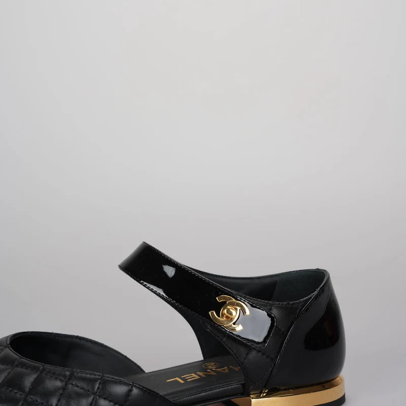 Chanel Mary Jane Flats 36.5 aus schwarzem Lackleder und Leder