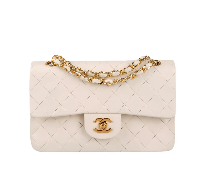 Chanel – Mittlere Vintage-Tasche in Weiß mit klassischer Doppelklappe aus Lammleder mit goldenen Beschlägen