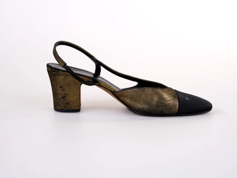 Chanel Metallic Lammleder Ripsband Cap Toe CC Slingback Pumps Gold Schwarz Größe 39C