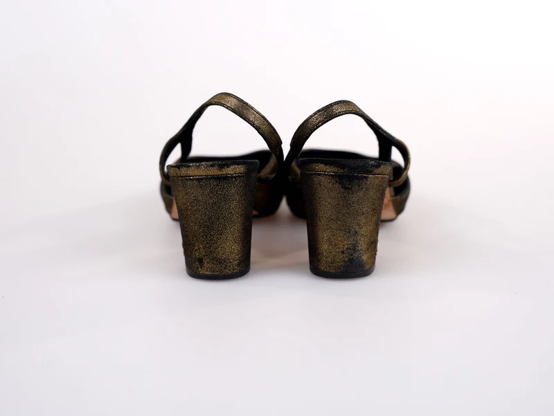 Chanel Metallic Lammleder Ripsband Cap Toe CC Slingback Pumps Gold Schwarz Größe 39C