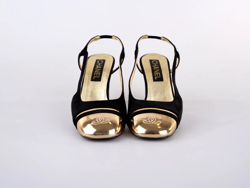 Chanel CC Slingback Heels Schwarz Gold Größe 37.5 EU