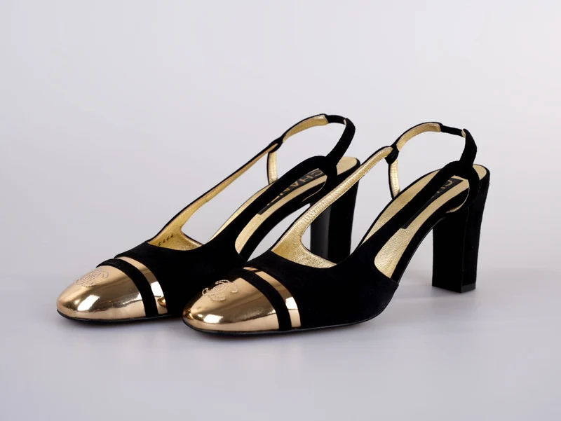 Chanel CC Slingback Heels Schwarz Gold Größe 37.5 EU