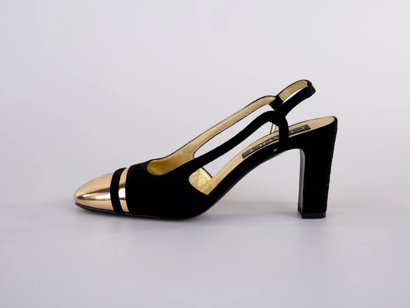 Chanel CC Slingback Heels Schwarz Gold Größe 37.5 EU
