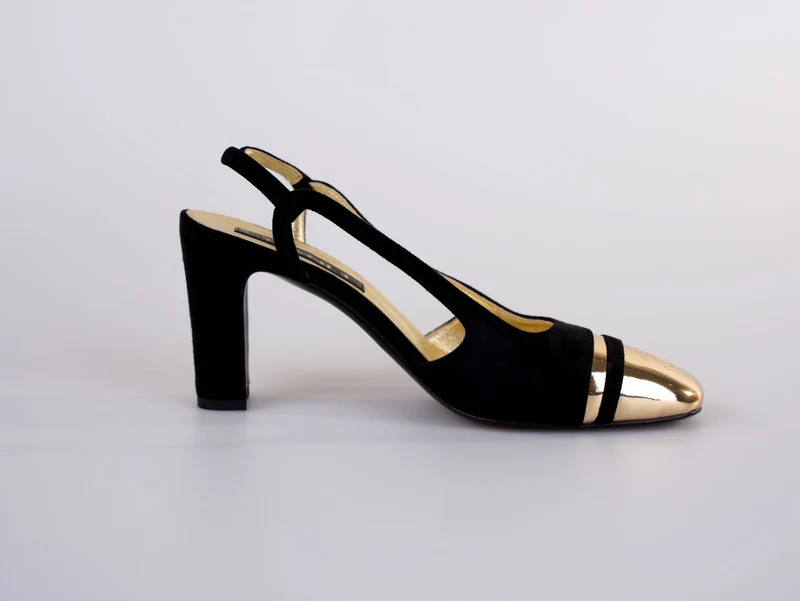 Chanel CC Slingback Heels Schwarz Gold Größe 37.5 EU