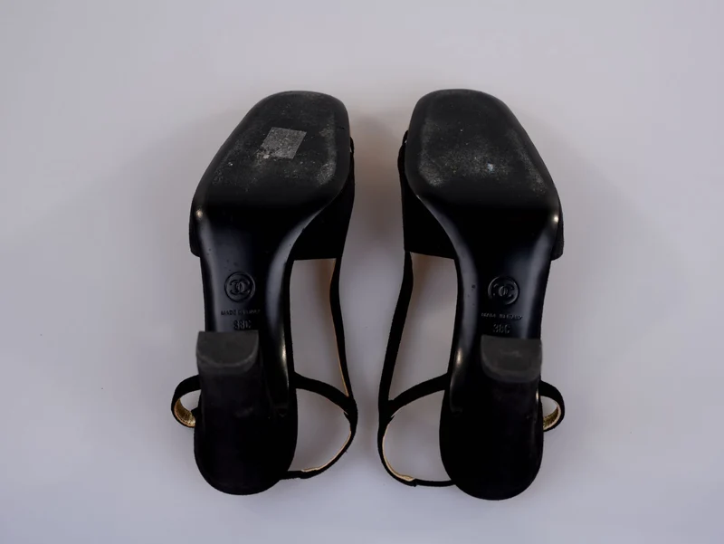 Chanel CC Slingback Heels Schwarz Gold Größe 37.5 EU