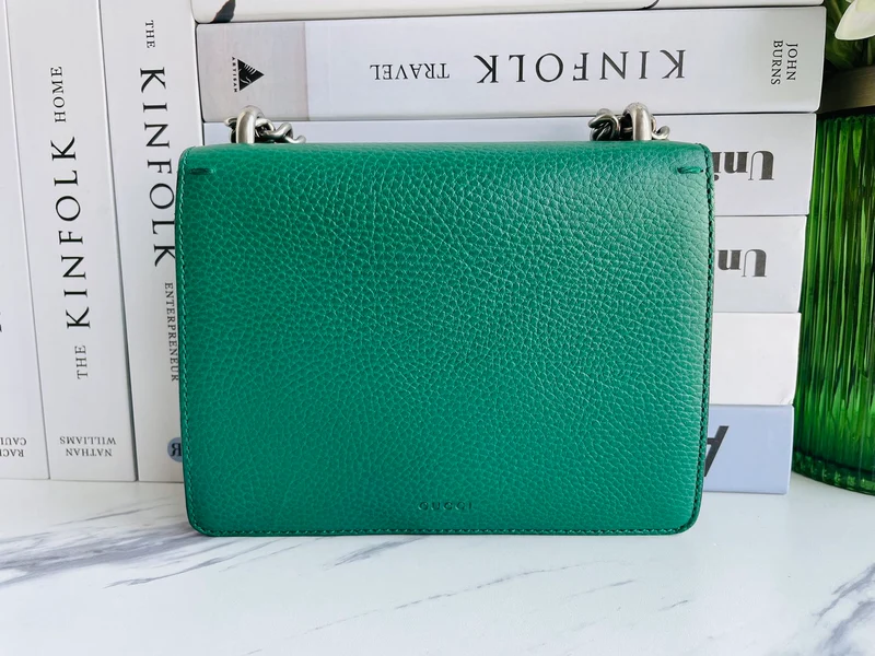Gucci Dionysus Mini-Tasche in Smaragdgrün