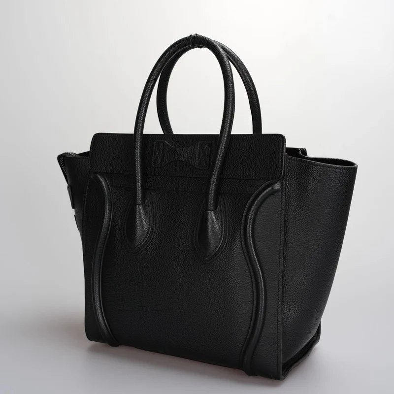 CELINE Micro Luggage Lederhandtasche in Schwarz