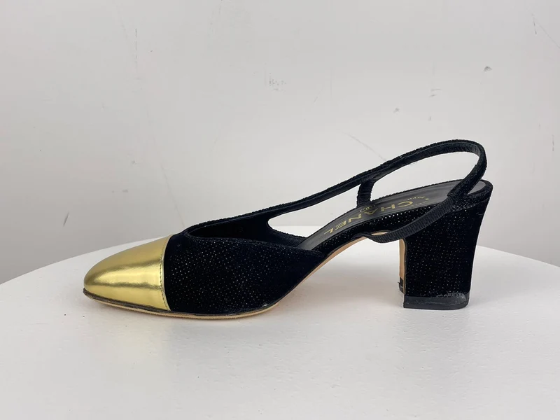 Chanel Tweed Schwarz Gold Slingback Pumps mit CC Logo 36