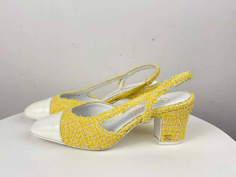 Chanel hellgelbe Tweed-Slingback-Pumps mit CC-Logo 37