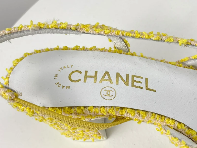 Chanel hellgelbe Tweed-Slingback-Pumps mit CC-Logo 37