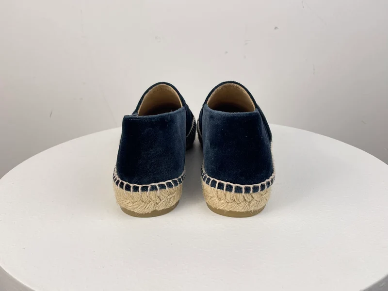 Chanel Blaue Flats mit CC-Logo 38