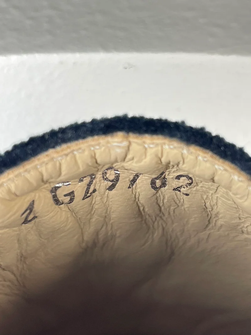 Chanel Blaue Flats mit CC-Logo 38