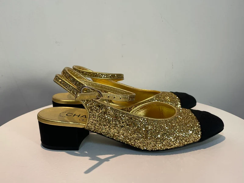 Chanel GoldSchwarze Slingback-Pumps mit CC-Cap-Toe aus grobem Glitzer und Stoff, Größe EU 37.5