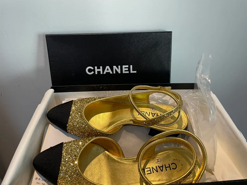 Chanel GoldSchwarze Slingback-Pumps mit CC-Cap-Toe aus grobem Glitzer und Stoff, Größe EU 37.5