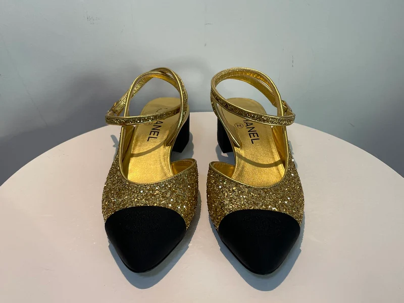 Chanel GoldSchwarze Slingback-Pumps mit CC-Cap-Toe aus grobem Glitzer und Stoff, Größe EU 37.5