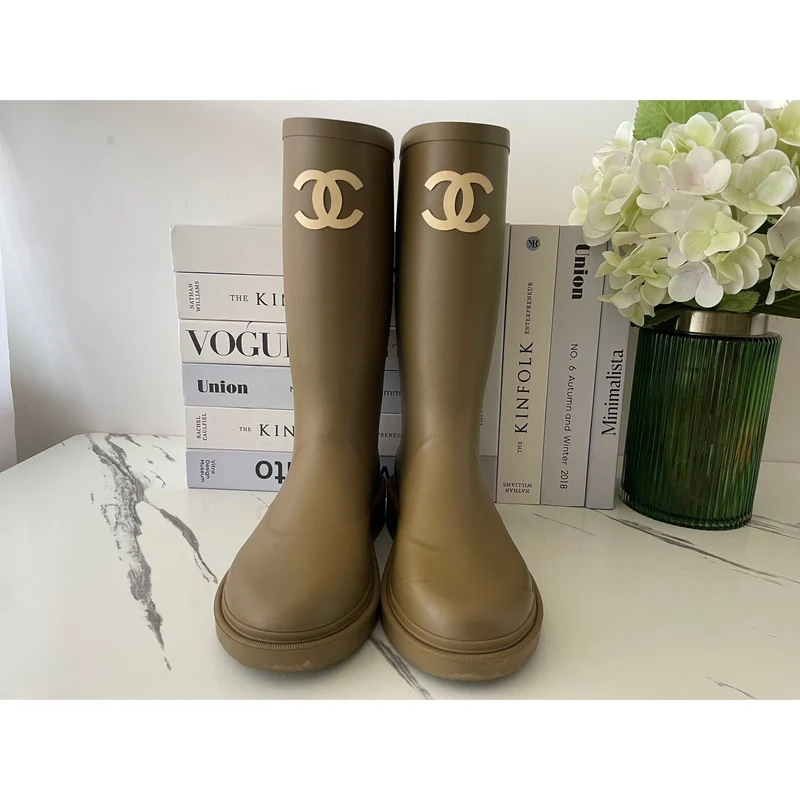 Chanel Regenstiefel