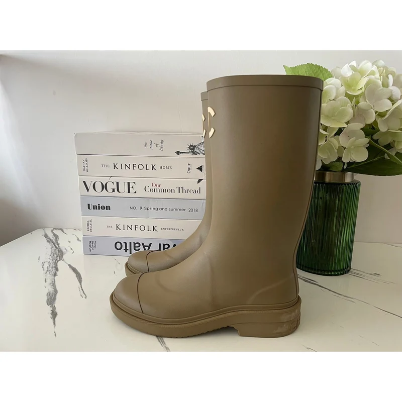 Chanel Regenstiefel