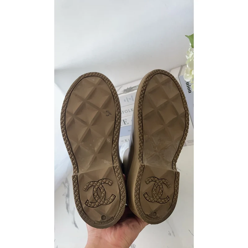Chanel Regenstiefel