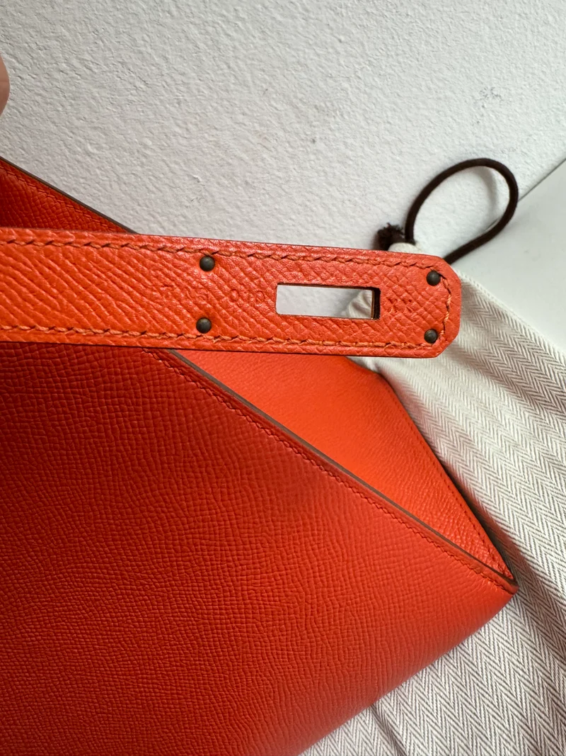 Hermes Orange Kelly 32 Sellier Tasche aus Epsom-Leder mit goldener Hardware
