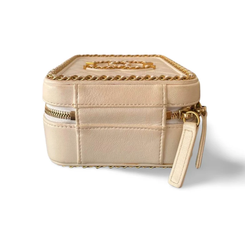 Chanel – Weiße Kosmetiktasche aus Lammleder