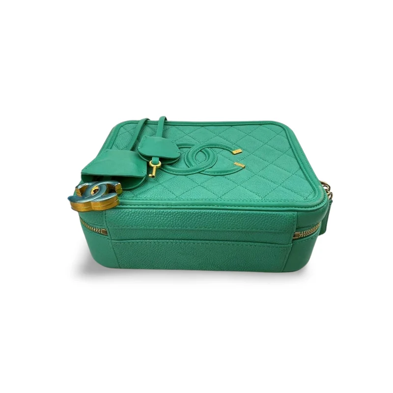 Chanel Vanity Case Tasche aus Kaviarleder mit gebürsteten Goldbeschlägen, Mintgrün, Medium