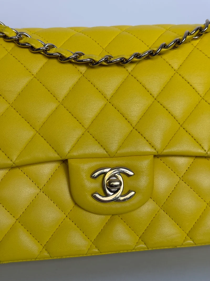 Chanel Gelbe klassische Double Flap Bag Medium aus Lammleder mit silberner Hardware