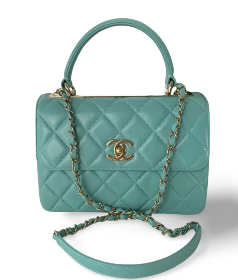 Chanel Kleine Trendy CC Tasche aus hellgrünem Lammleder mit goldenen Beschlägen