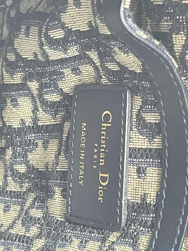Dior Dioriviera Beuteltasche aus Korbgeflecht und blauem Canvas mit goldenen Beschlägen