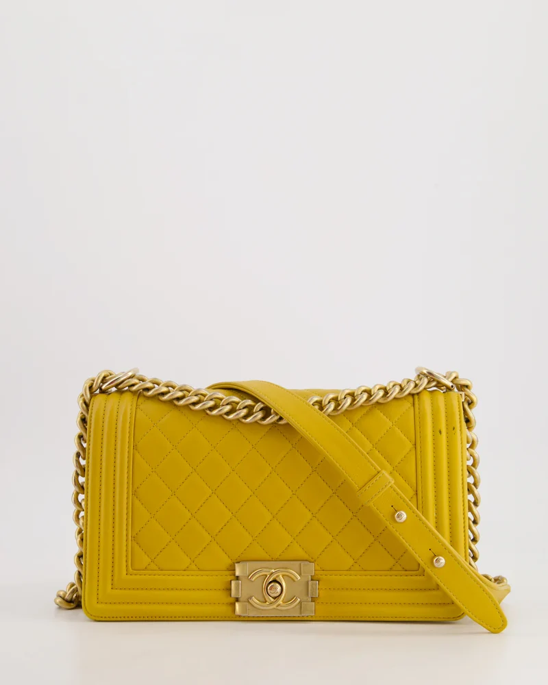 Chanel Le Boy Medium in Zitronengelb mit goldener Hardware