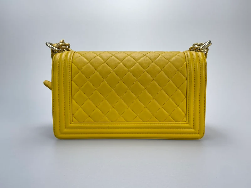 Chanel Le Boy Medium in Zitronengelb mit goldener Hardware