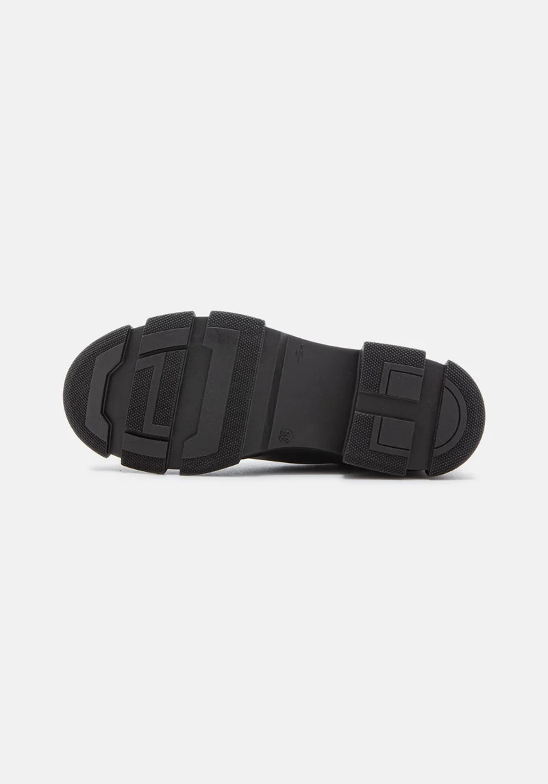 Laura 01 Chelsea Boot black