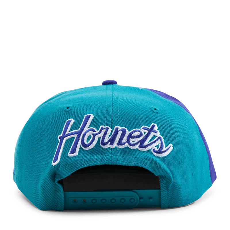 Hornets Rear Script Deadstock