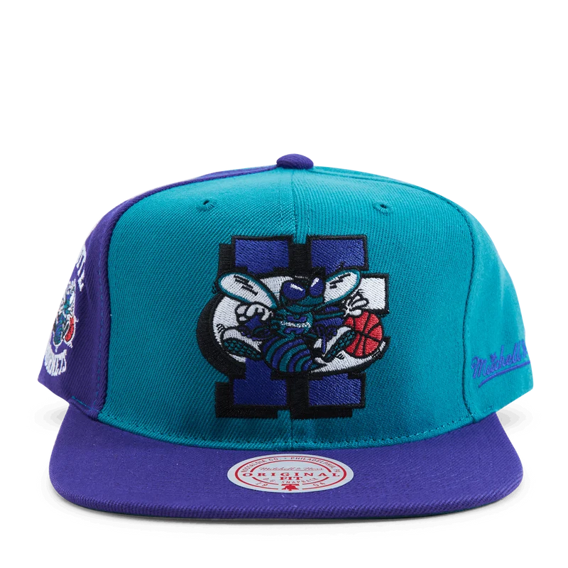 Hornets Rear Script Deadstock