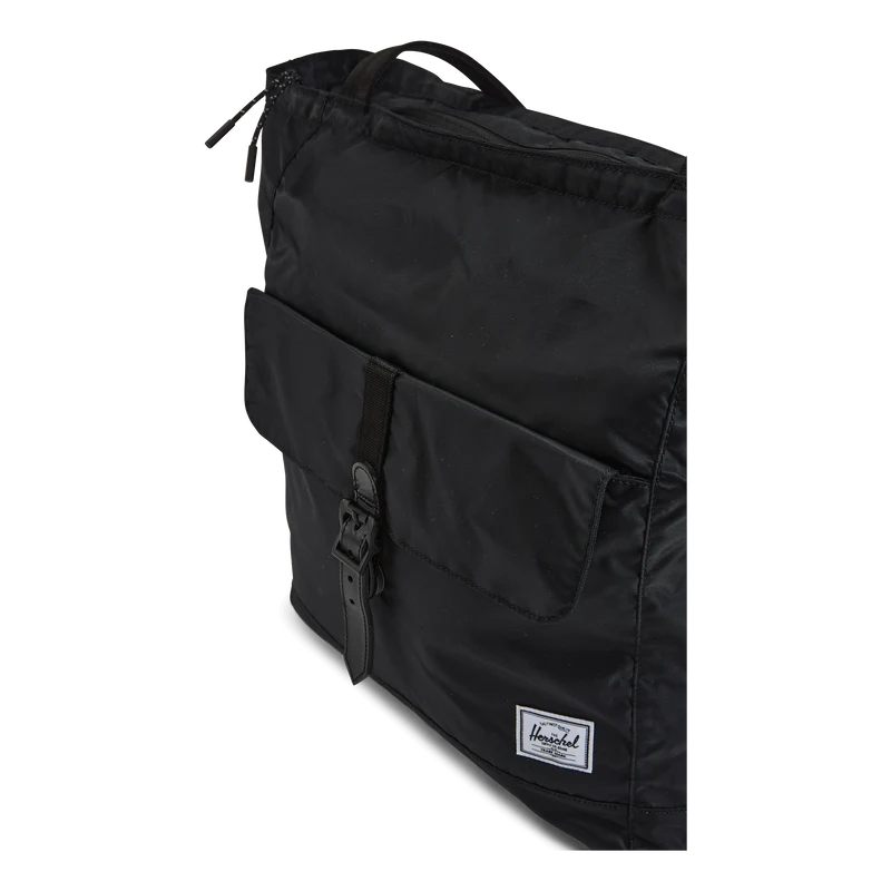 Retreat Tote Black