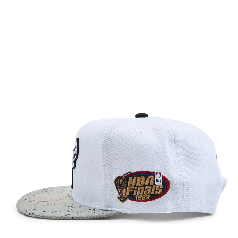 Bulls Cement Top Snapback
