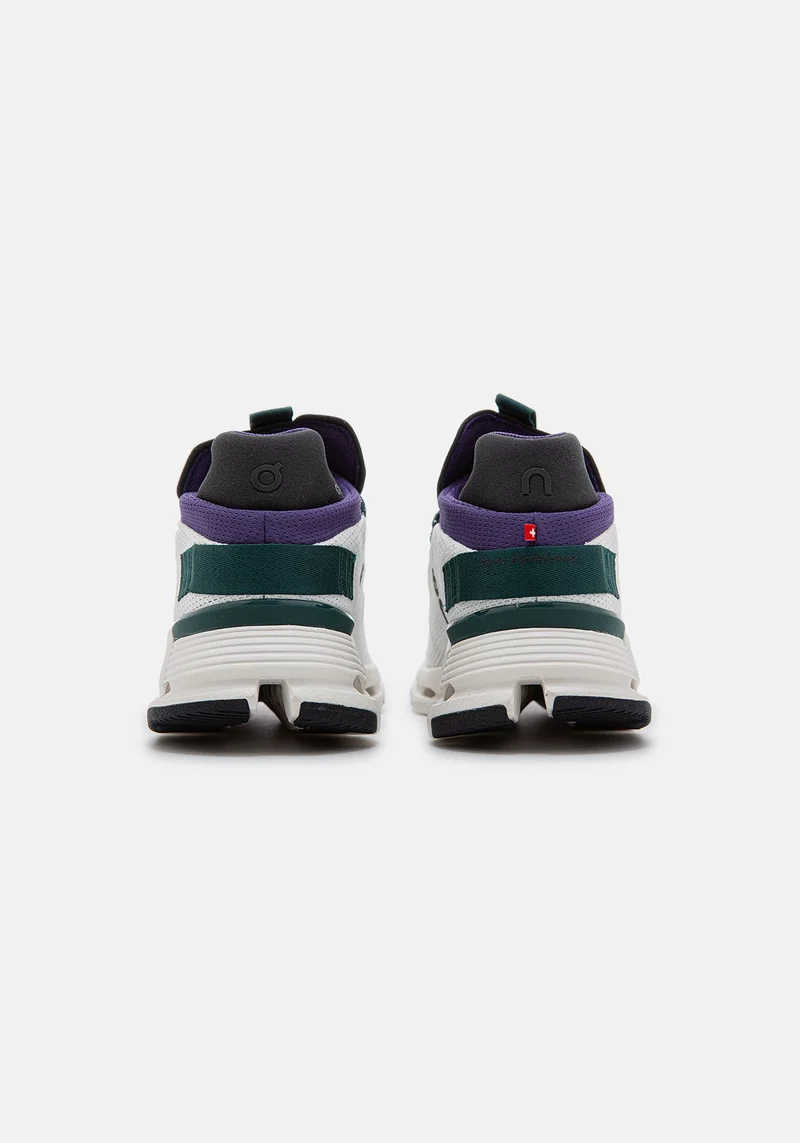 26.99811 W Cloudnova white/violet