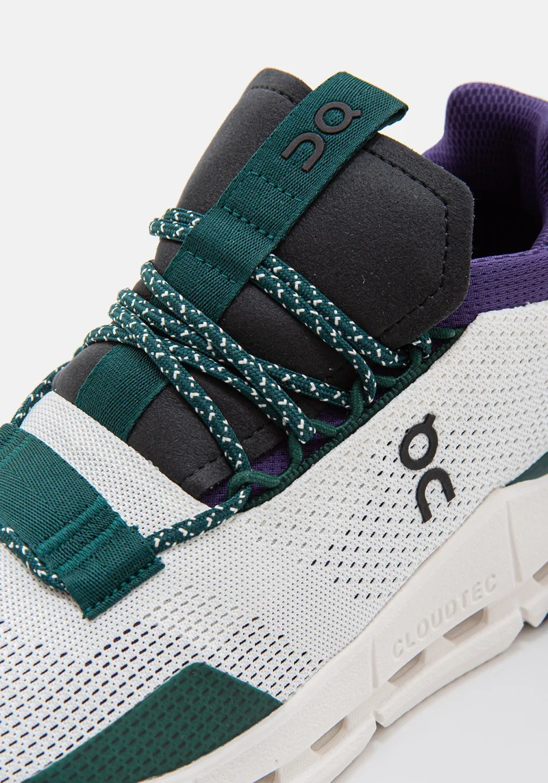 26.99811 W Cloudnova white/violet