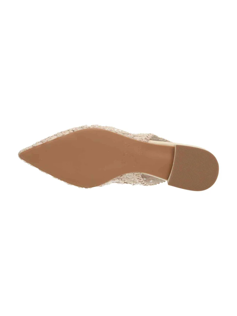 372053 Crochet cream