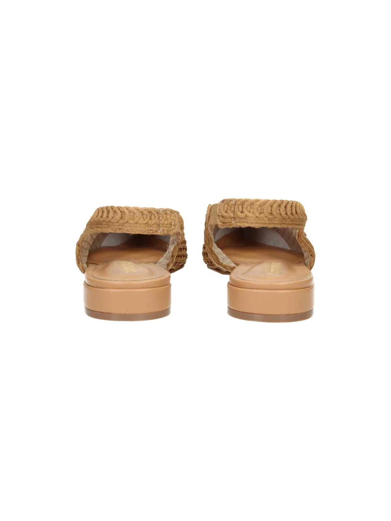 372032 Crochet pecan