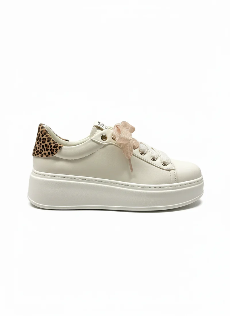 PIA600B white