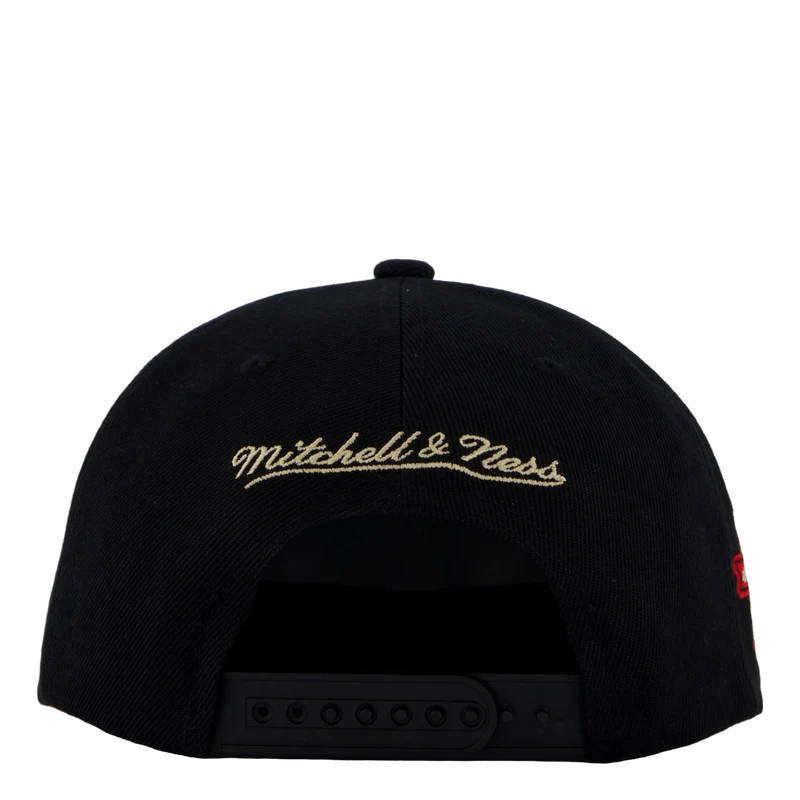 Bulls With Love Snapback HWC