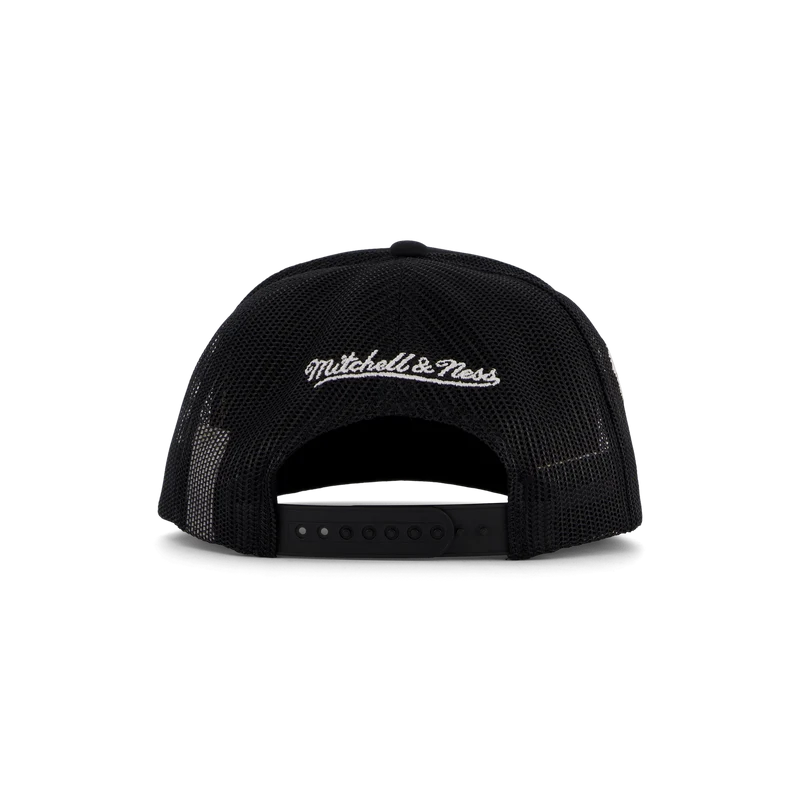 Bucks Roygbiv Trucker HWC