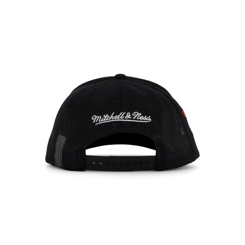 Bulls Trucker