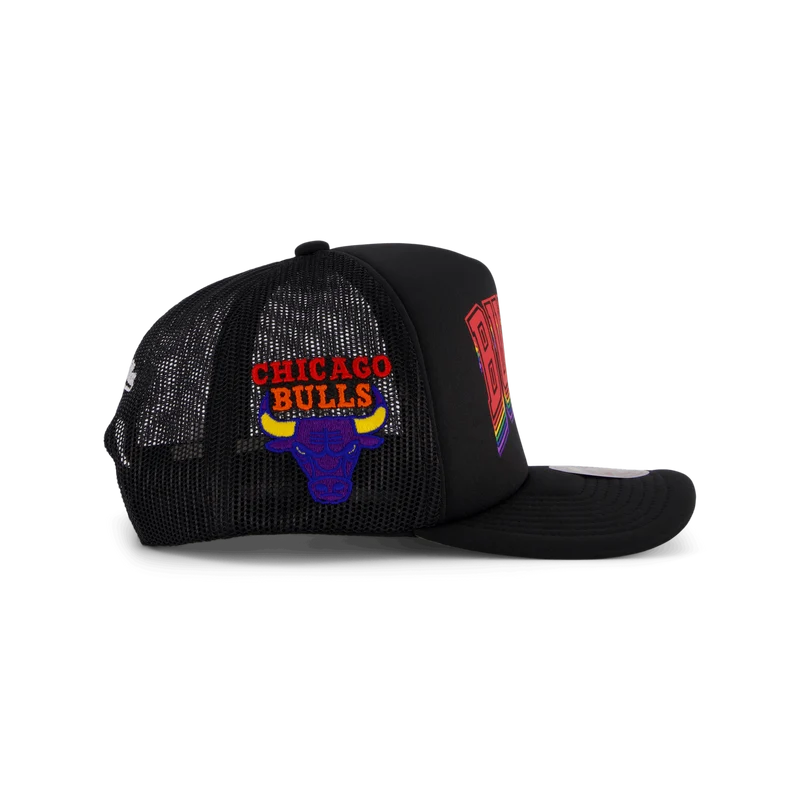 Bulls Trucker