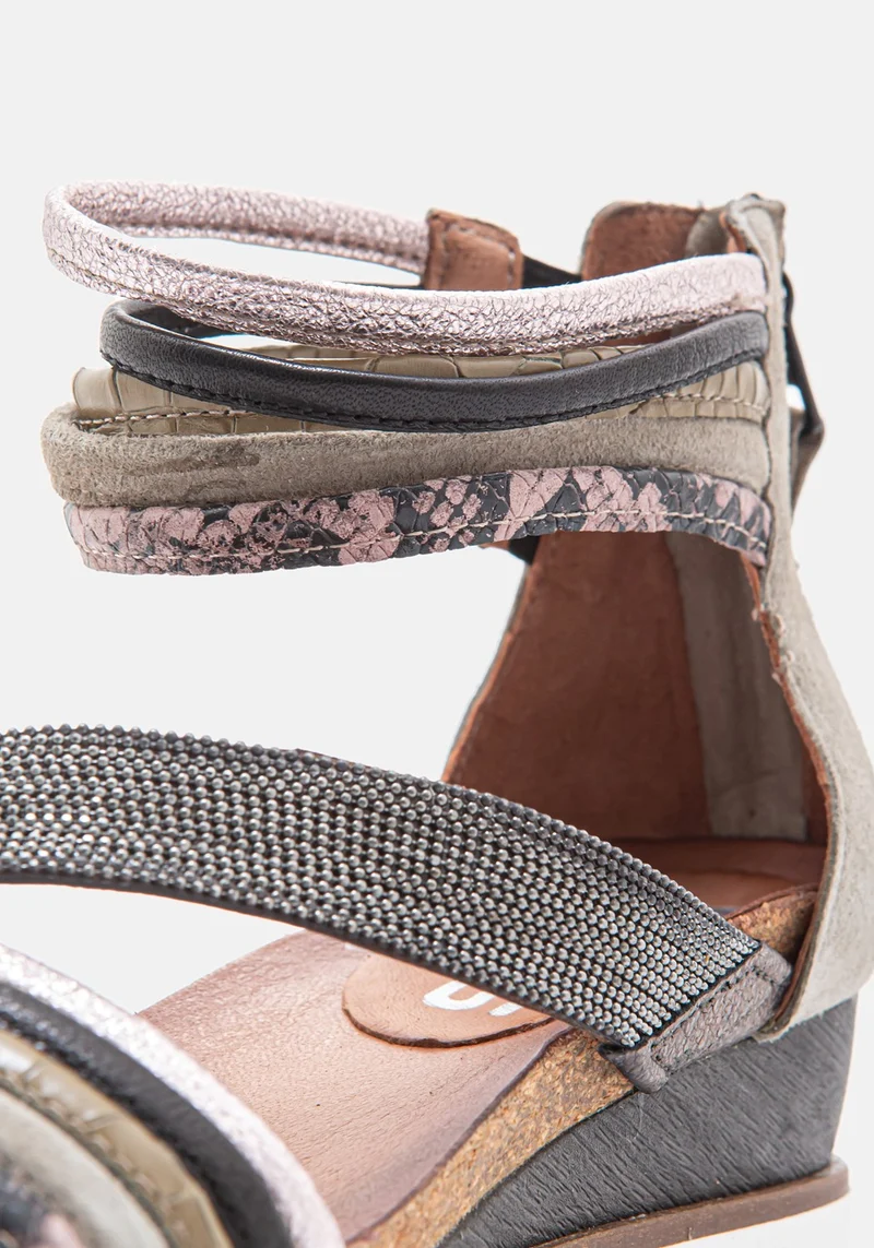 866035-0301-0001 skin/kaki/nero