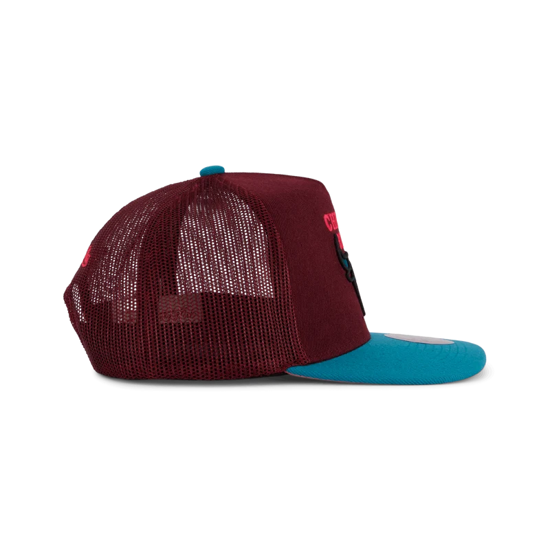 Bulls Cake Eater Trucker