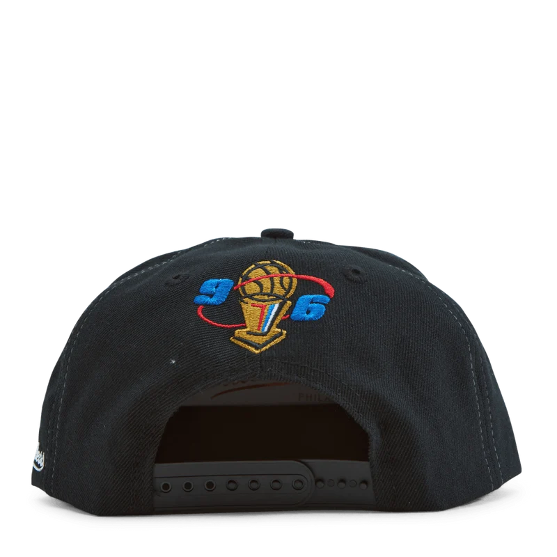 Bulls 1996 Champions Wave Snapback