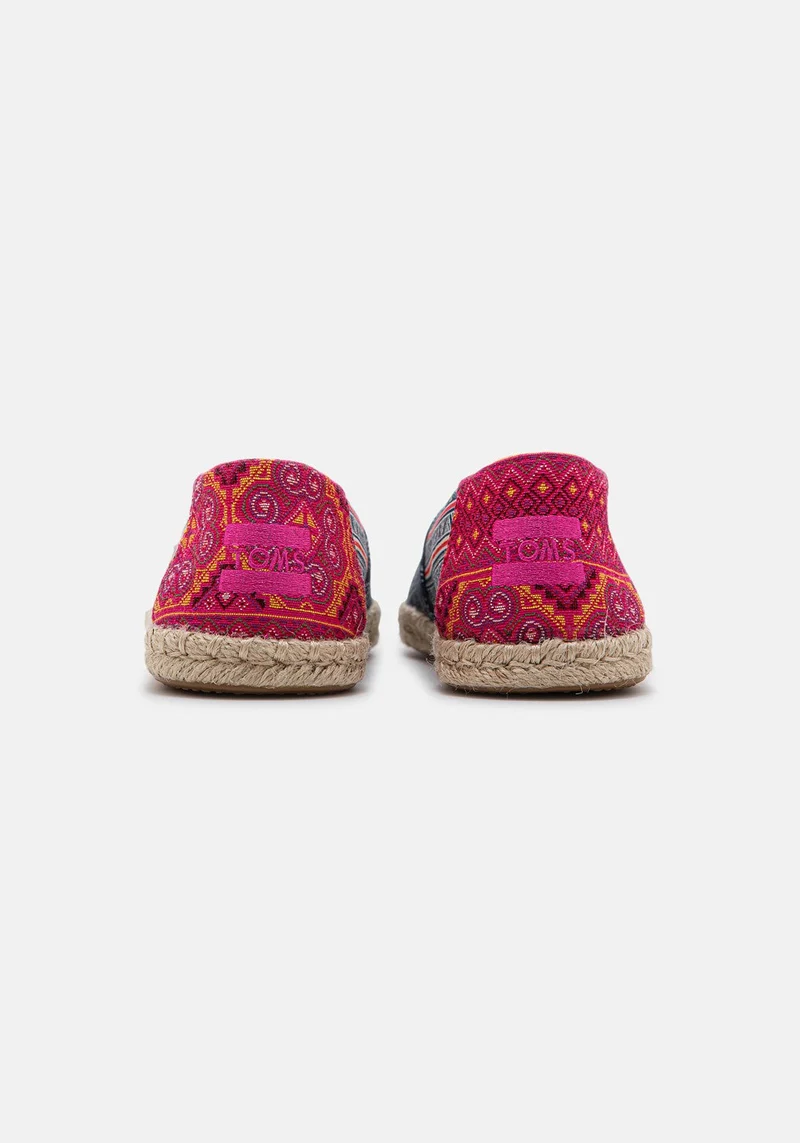 10016263 WM Hmong PRT indigo floral
