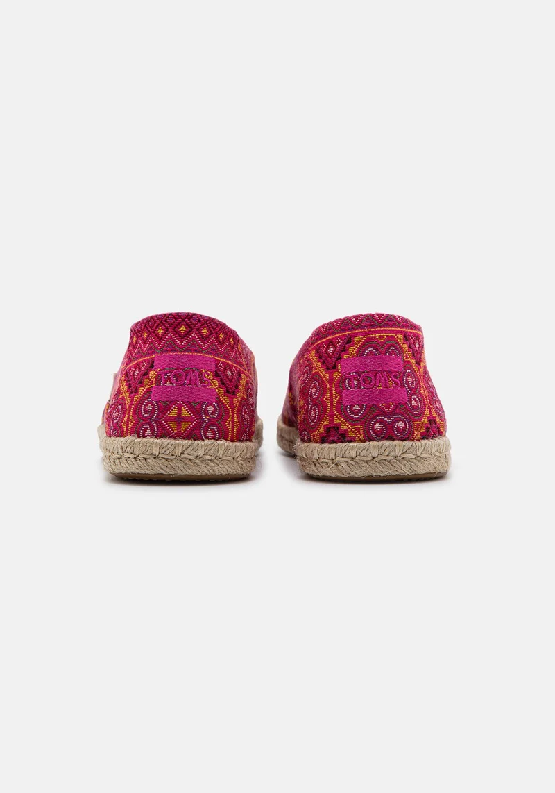 10016245 WM Woven pink multi floral